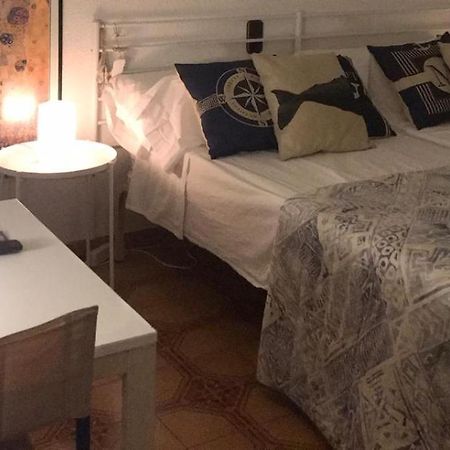 Bed&Coffee - Habitacion En Vivienda Habitual Appartement Santa Pola Buitenkant foto