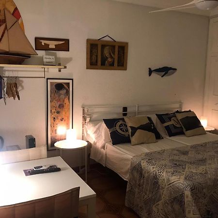 Bed&Coffee - Habitacion En Vivienda Habitual Appartement Santa Pola Buitenkant foto